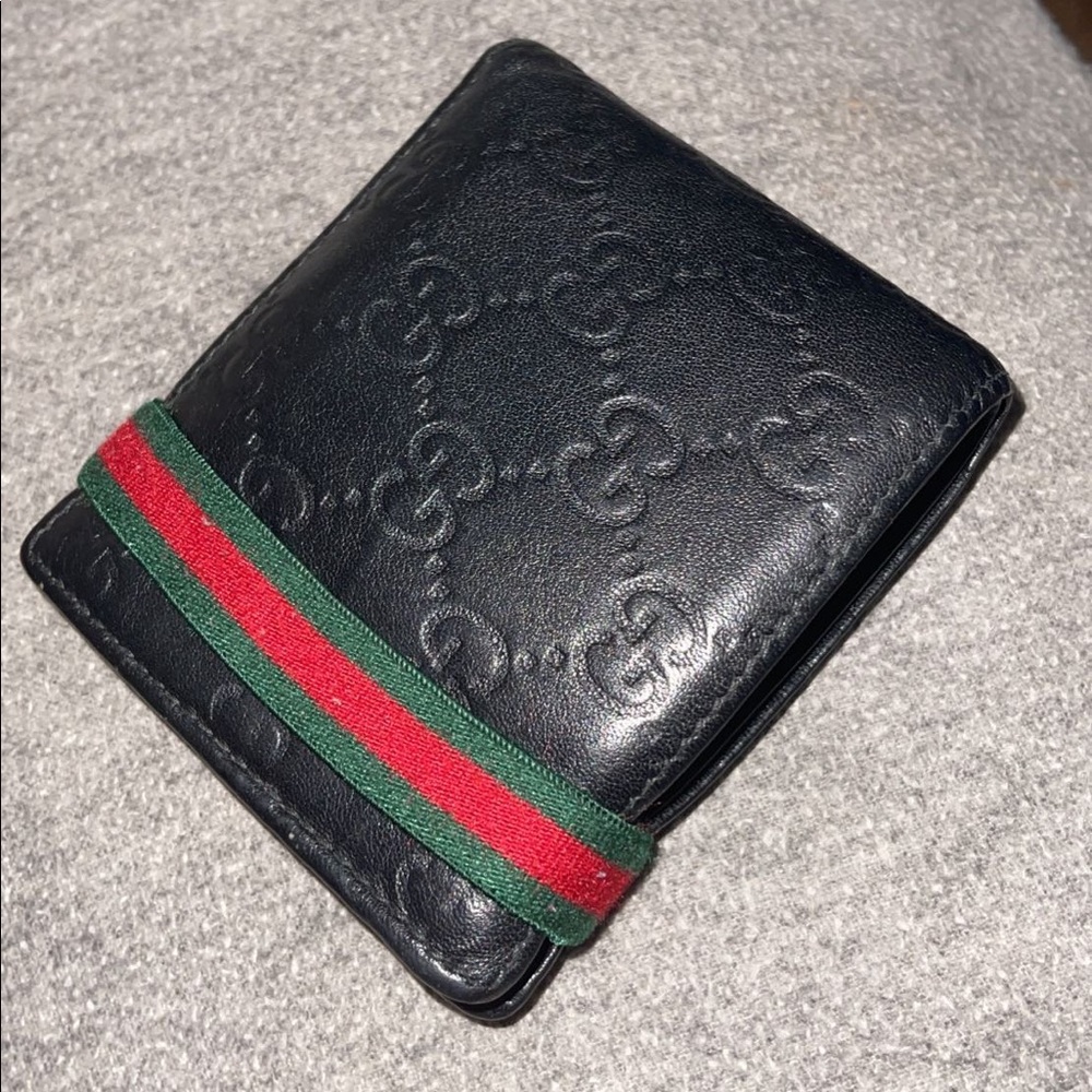 Men’s Gucci wallet